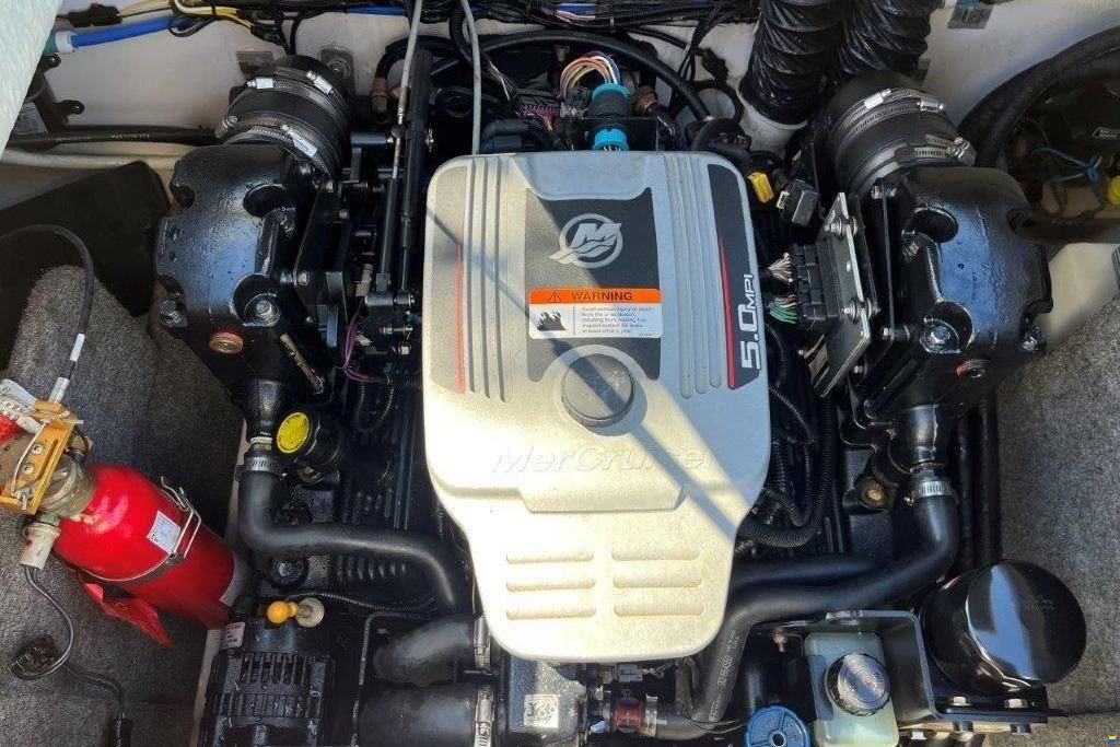 Four Winns H230