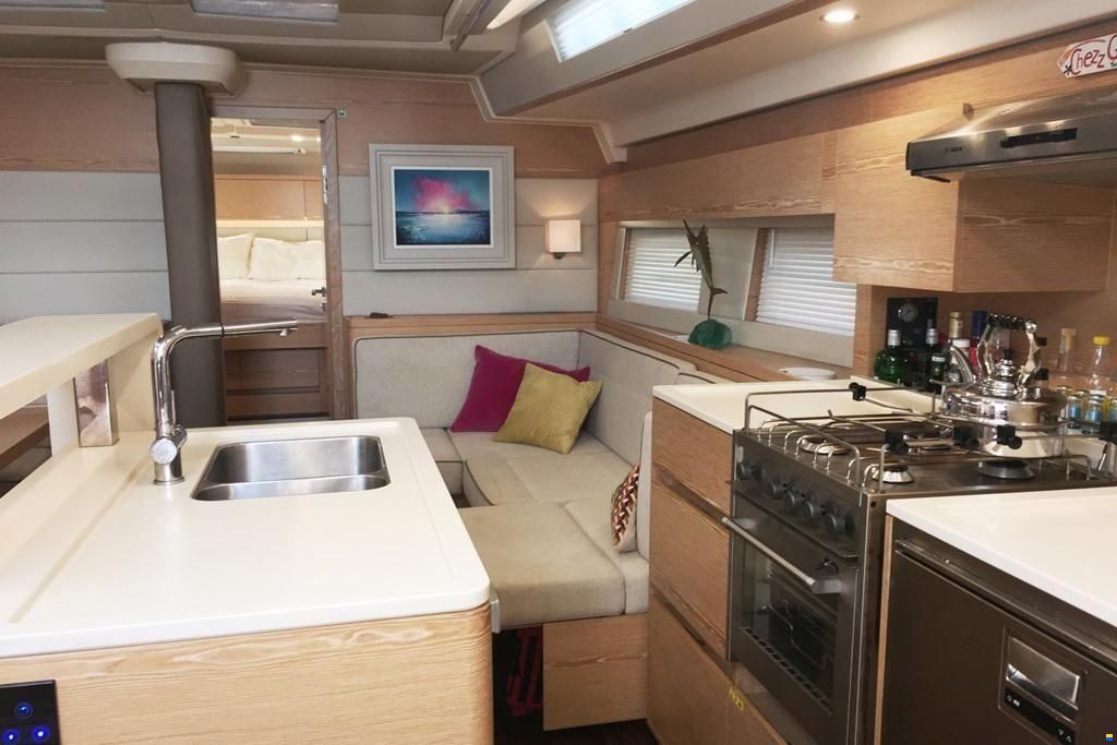 Hanse 588