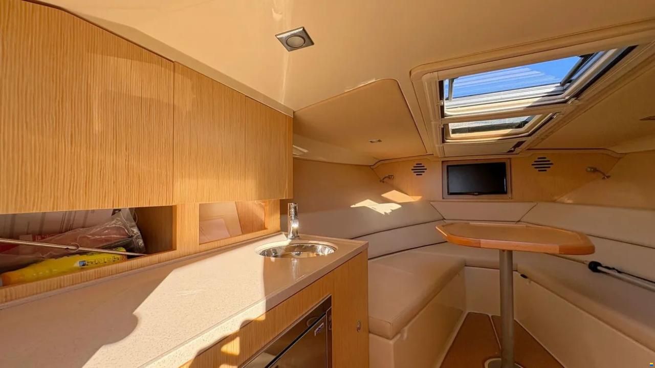 Chris Craft 32 Corsair