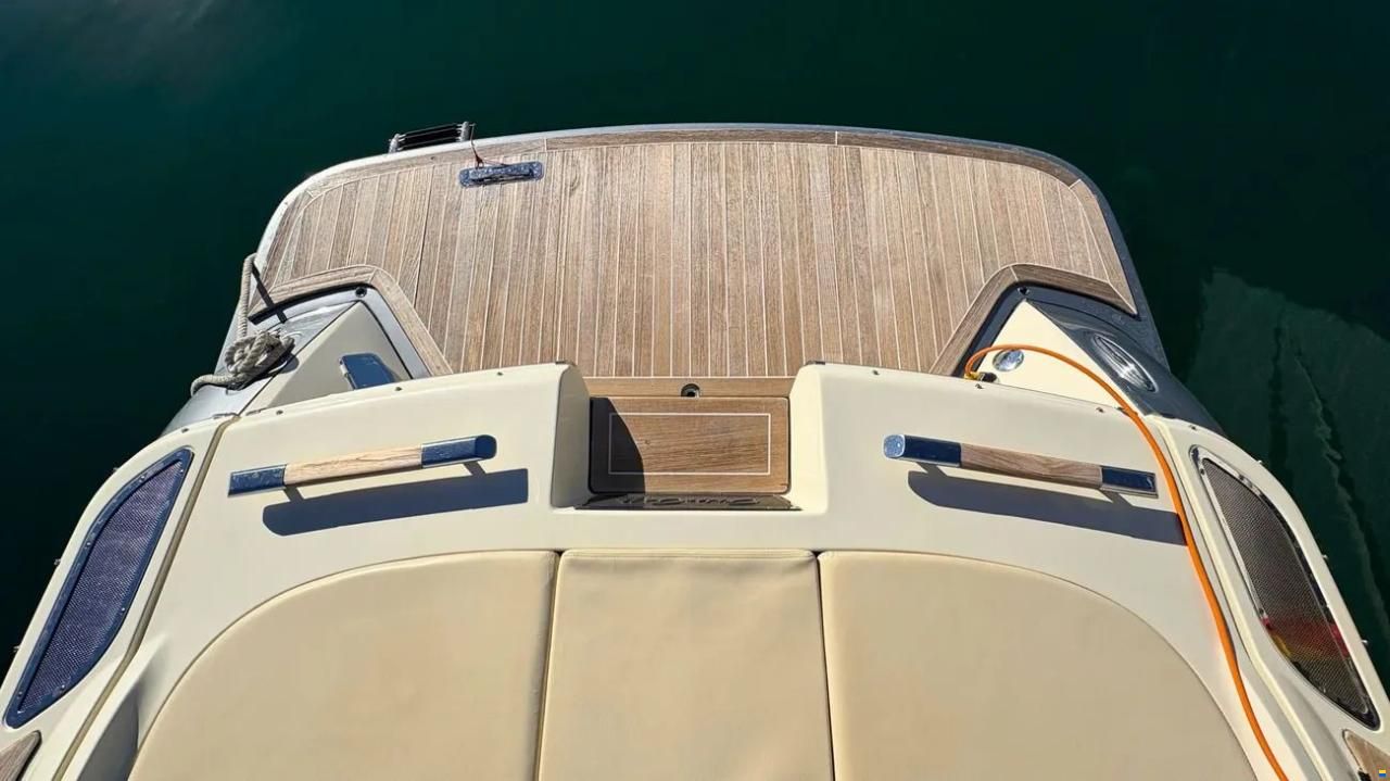 Chris Craft 32 Corsair