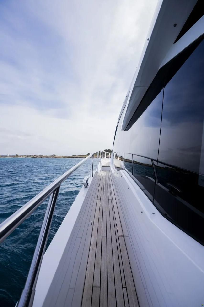 Sunseeker Predator 74 Xps
