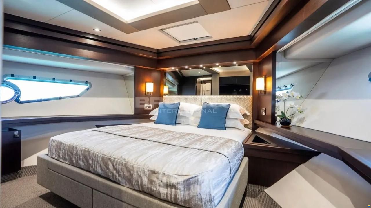 Sunseeker 86 Yacht