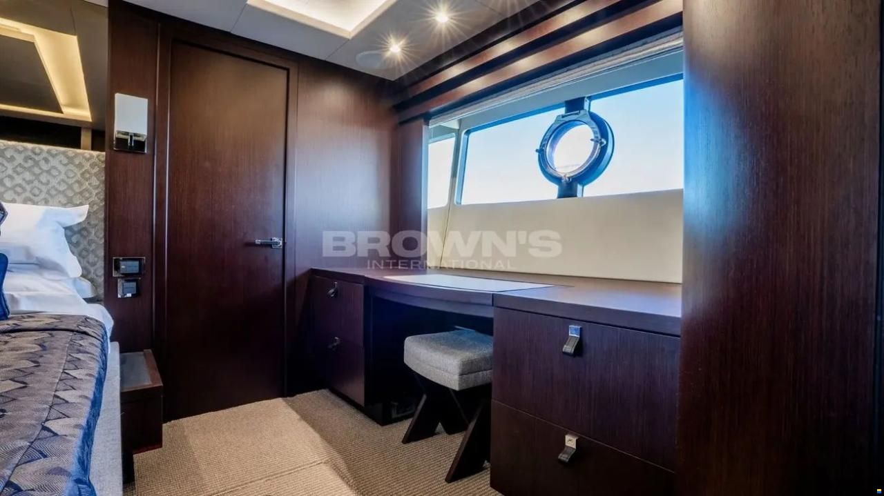 Sunseeker 86 Yacht