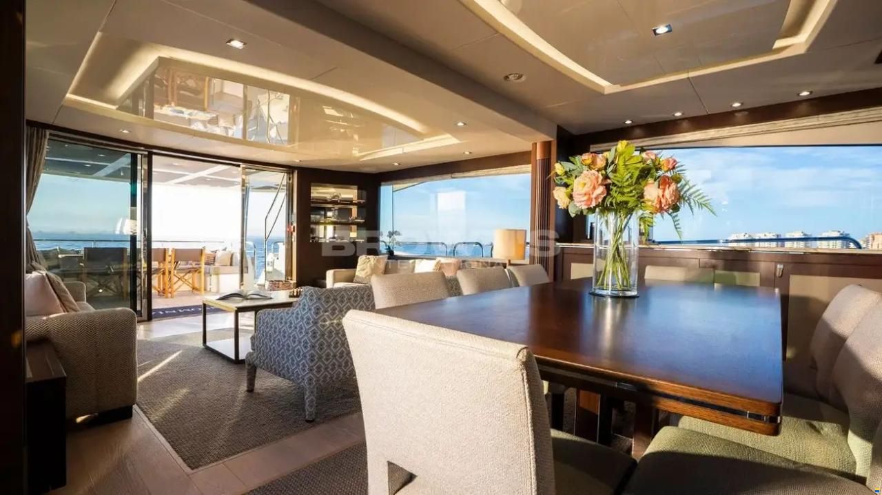 Sunseeker 86 Yacht