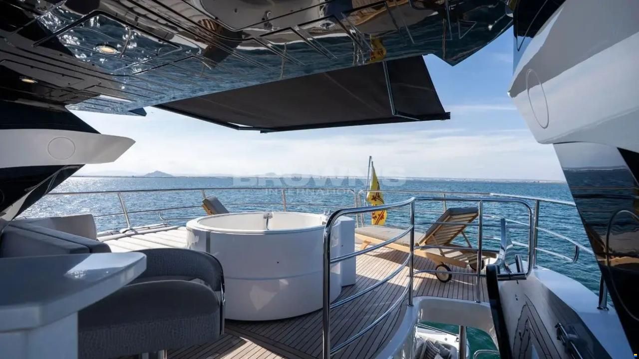 Sunseeker 86 Yacht