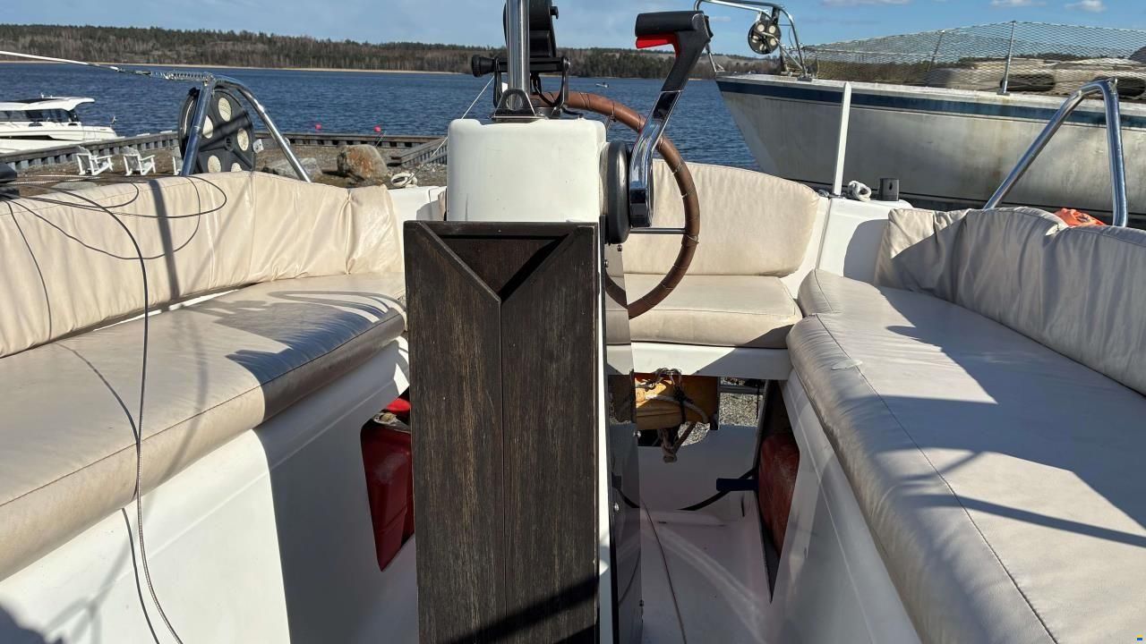 MCGREGOR 26