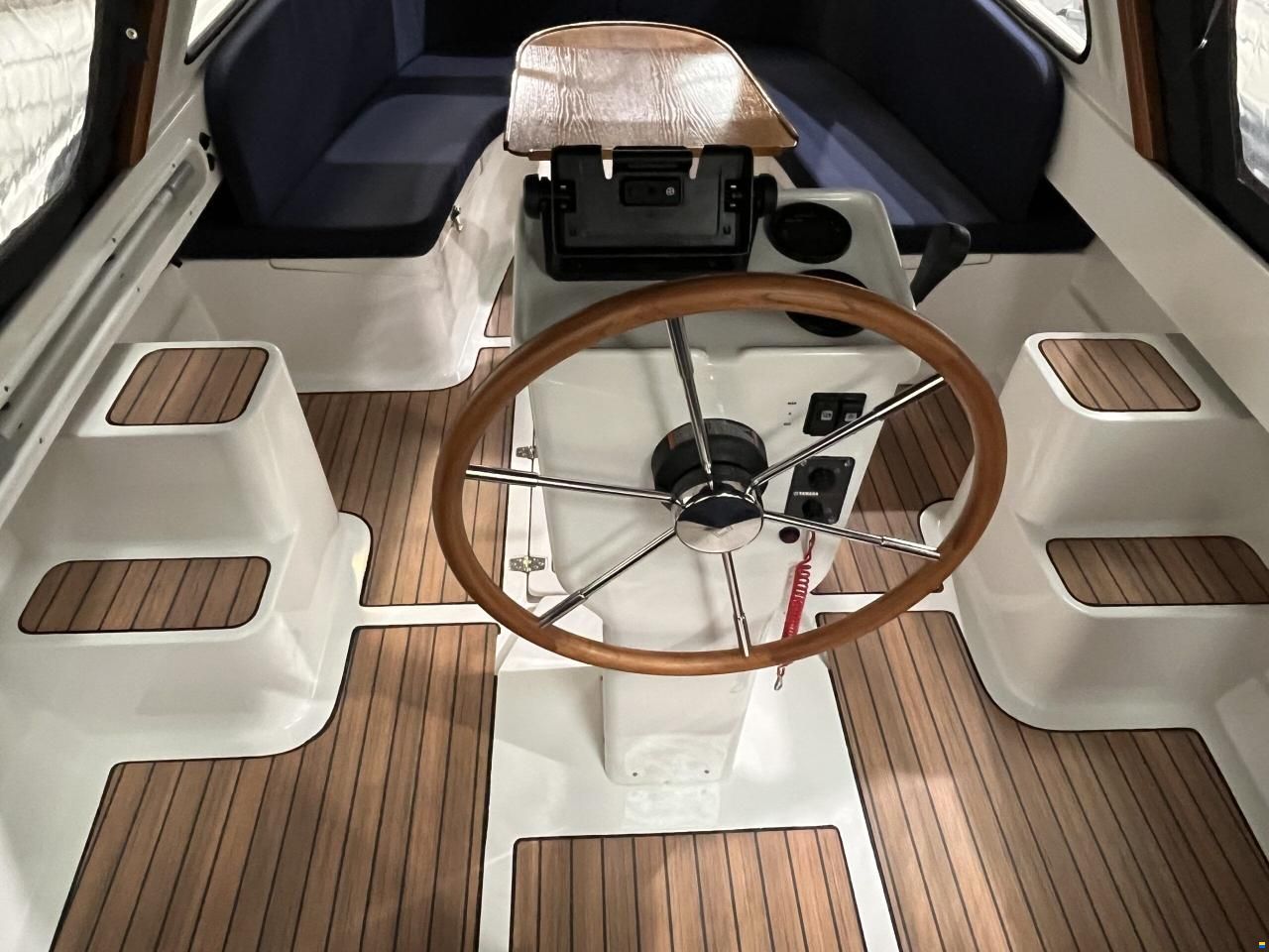 Crescent Allure 21 HT