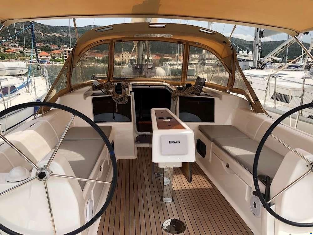 Dufour 382 GRAND LARGE