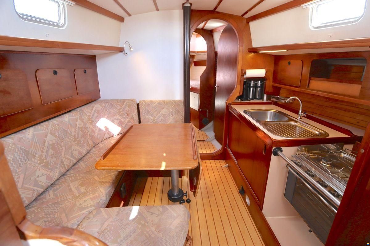 Koopmans 33 Deck Salon