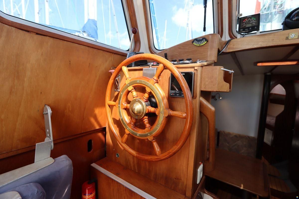 Koopmans 33 Deck Salon