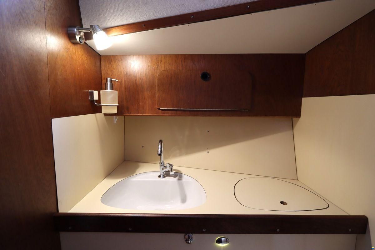 Koopmans 33 Deck Salon