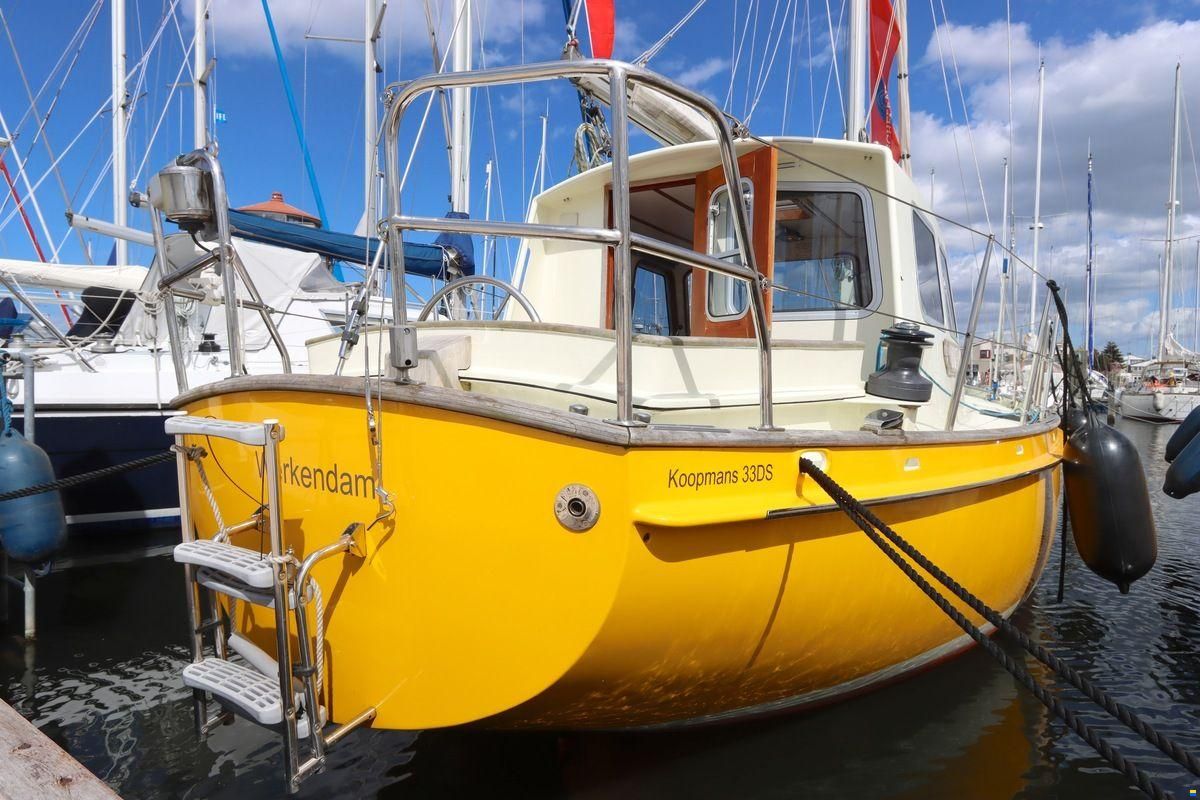 Koopmans 33 Deck Salon