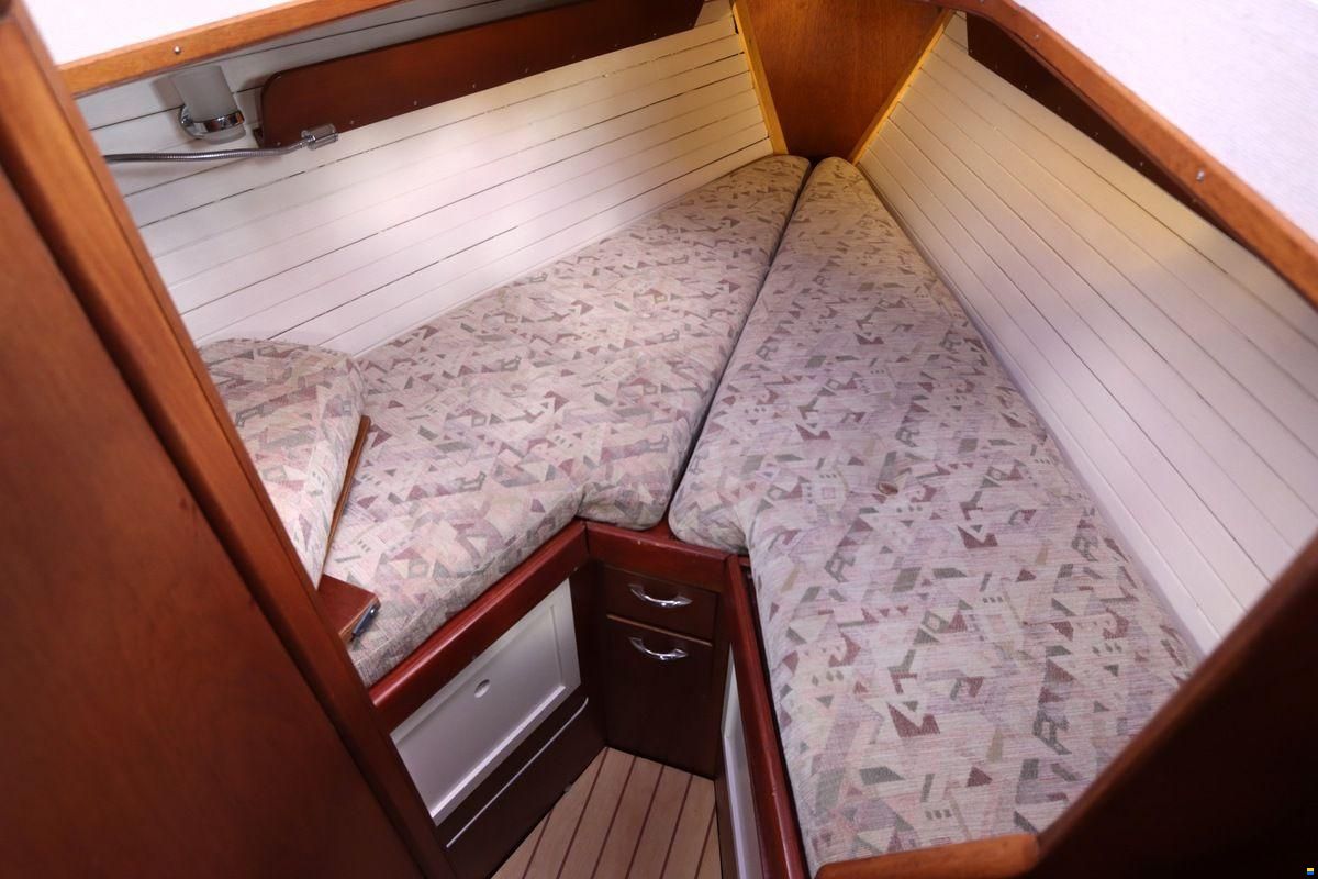 Koopmans 33 Deck Salon