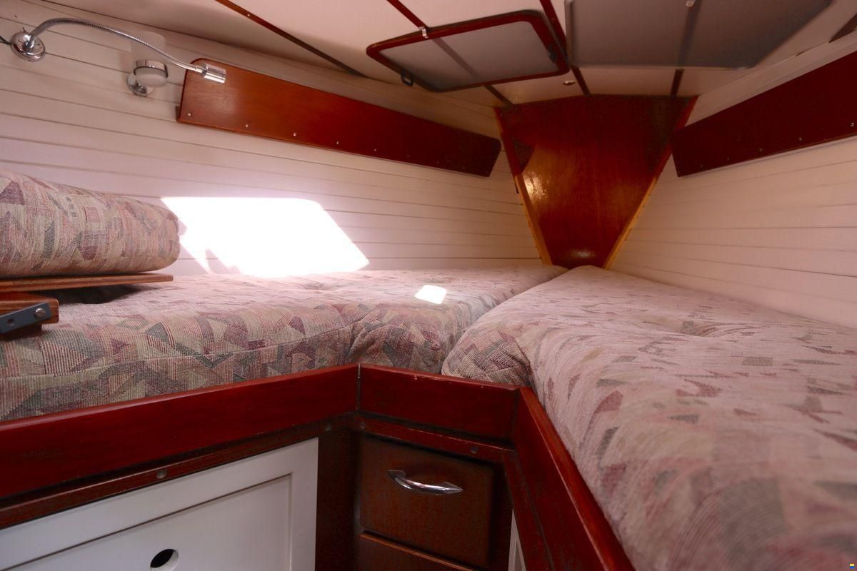 Koopmans 33 Deck Salon
