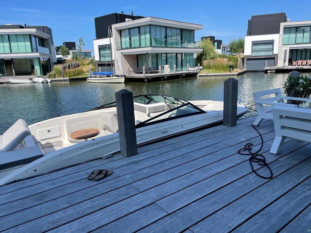 Sea Ray SPX 230