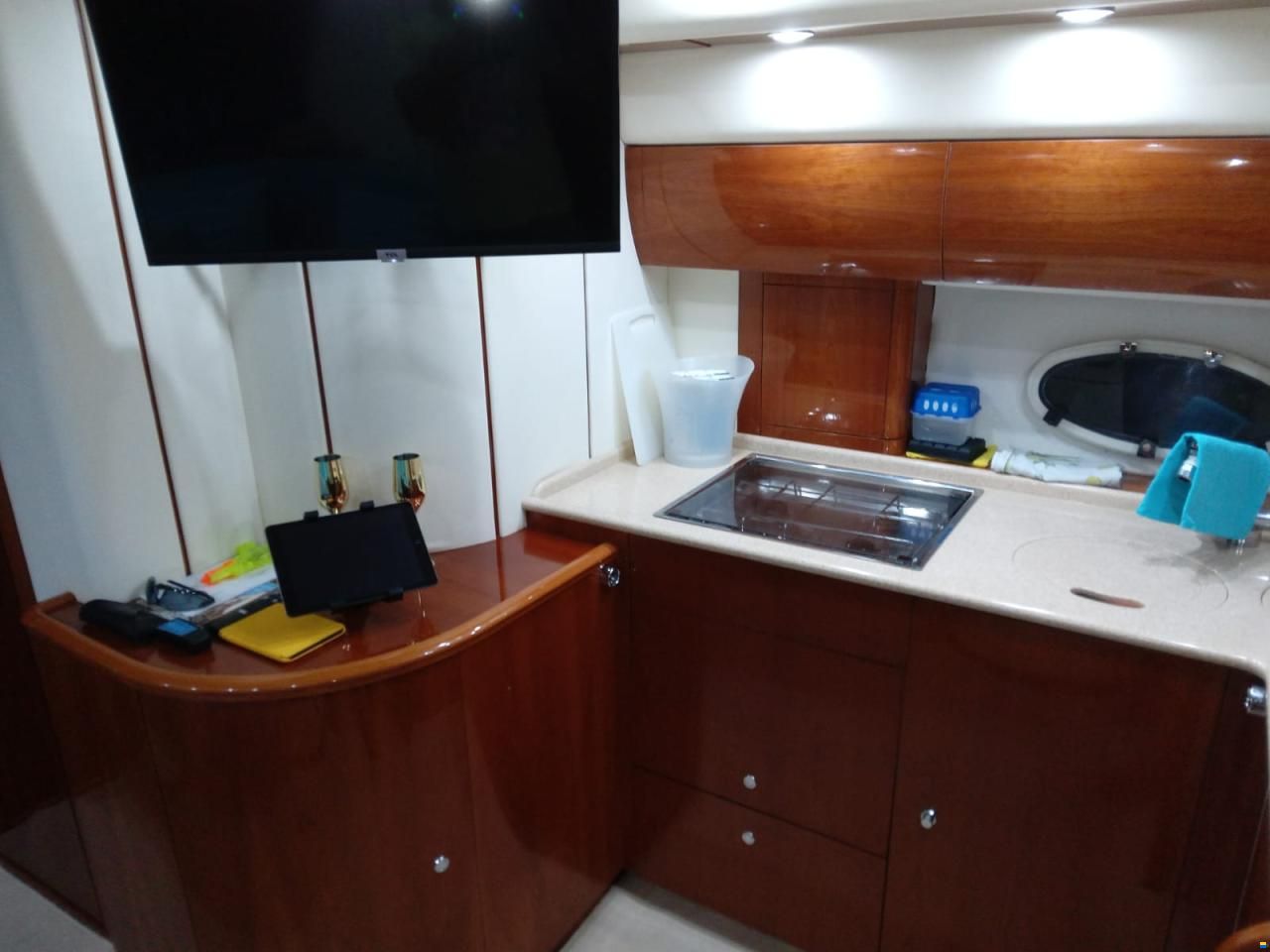 Princess V42