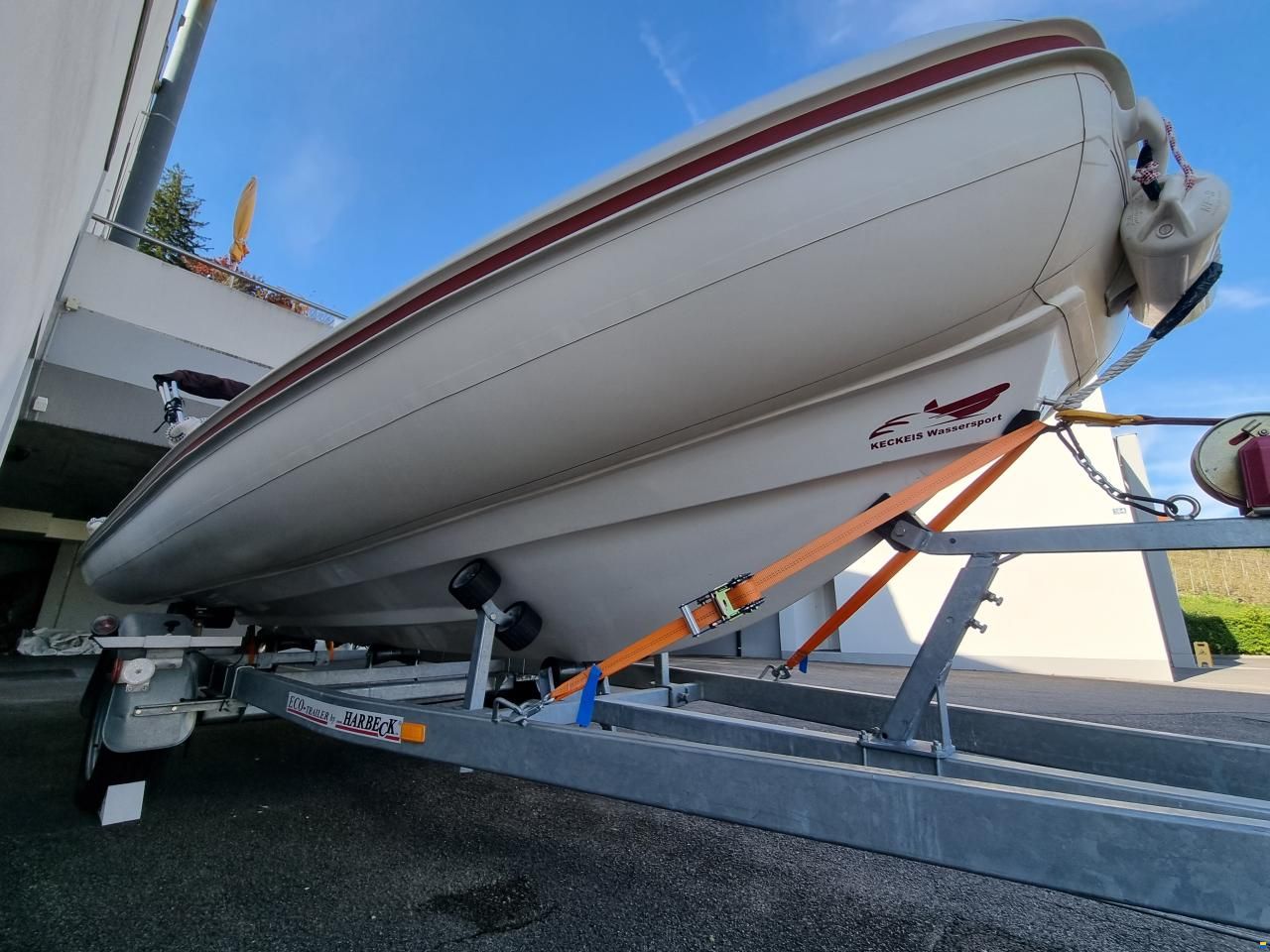 Nuova Jolly semi-rigide avec moteur hors-bord