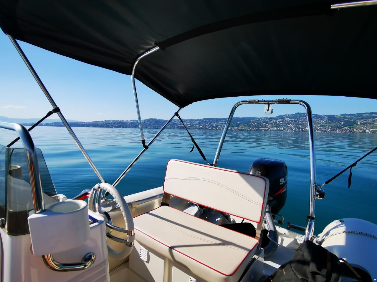 Nuova Jolly semi-rigide avec moteur hors-bord