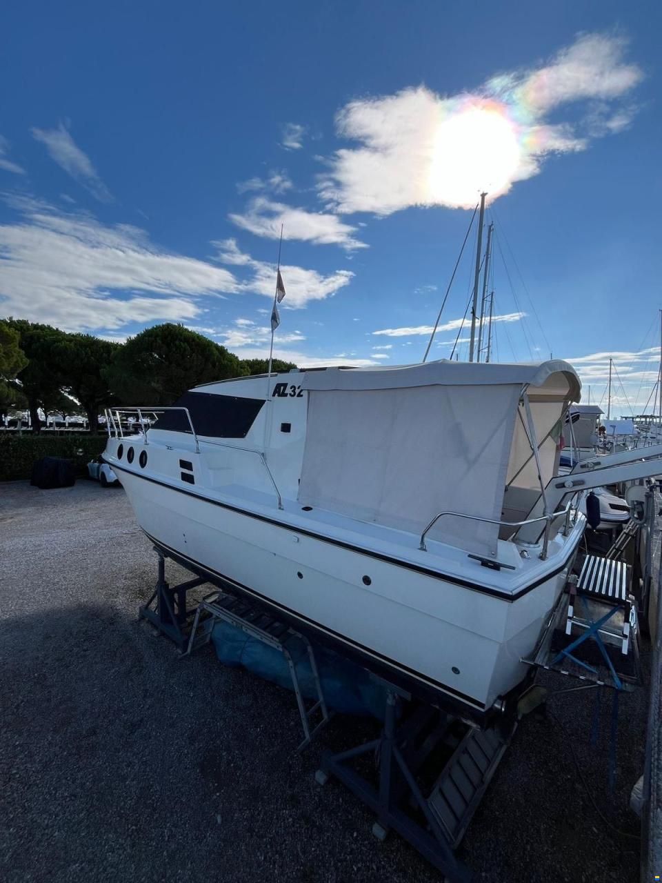 Azimut AZ 32