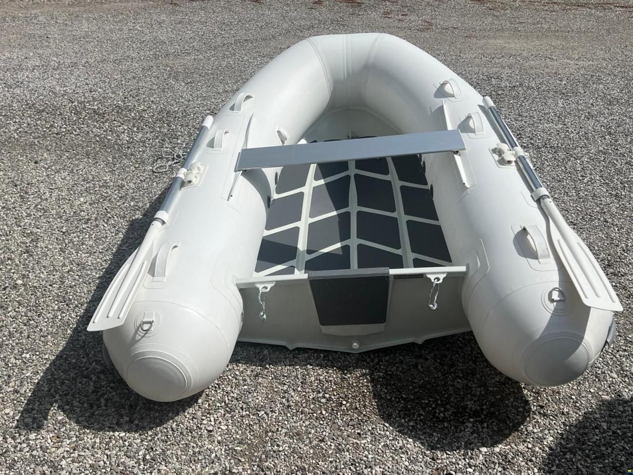 Azimut AZ 32