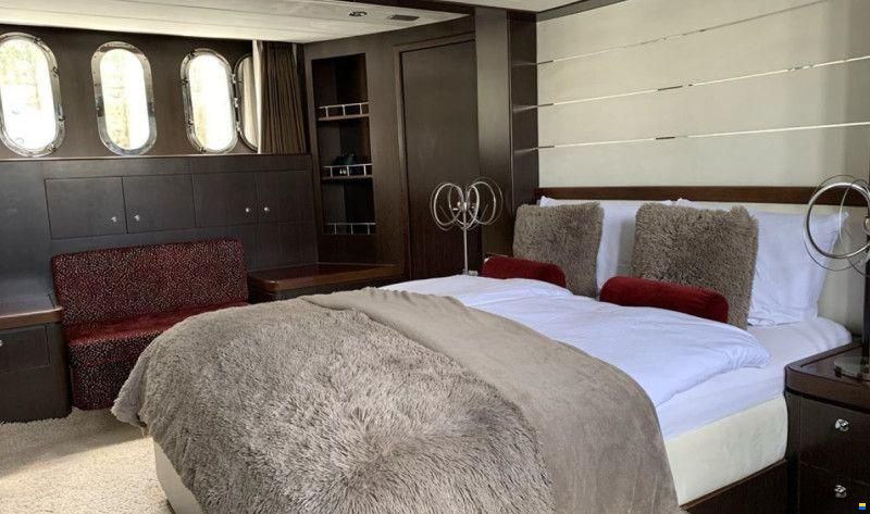 Elegance 72 Fly