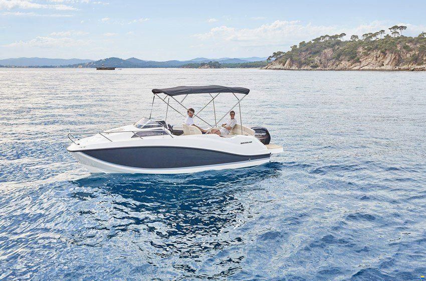 Quicksilver ACTIV 555 CABIN