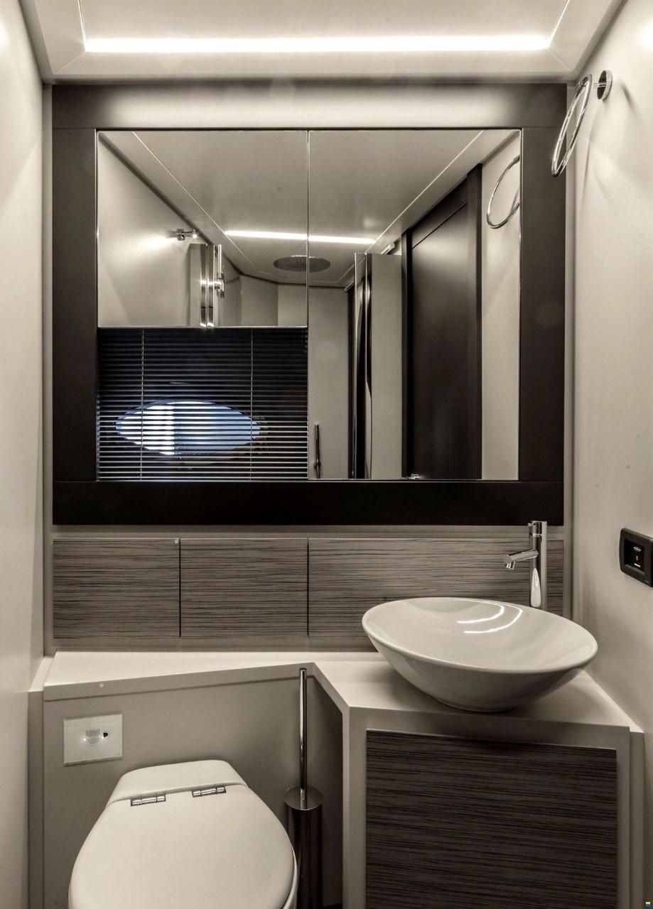 Pershing 62
