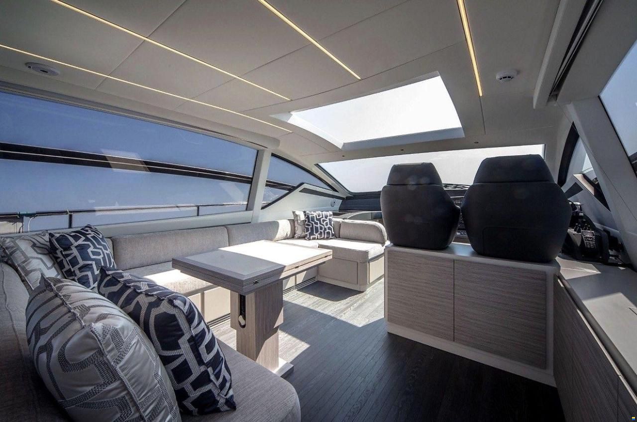 Pershing 62