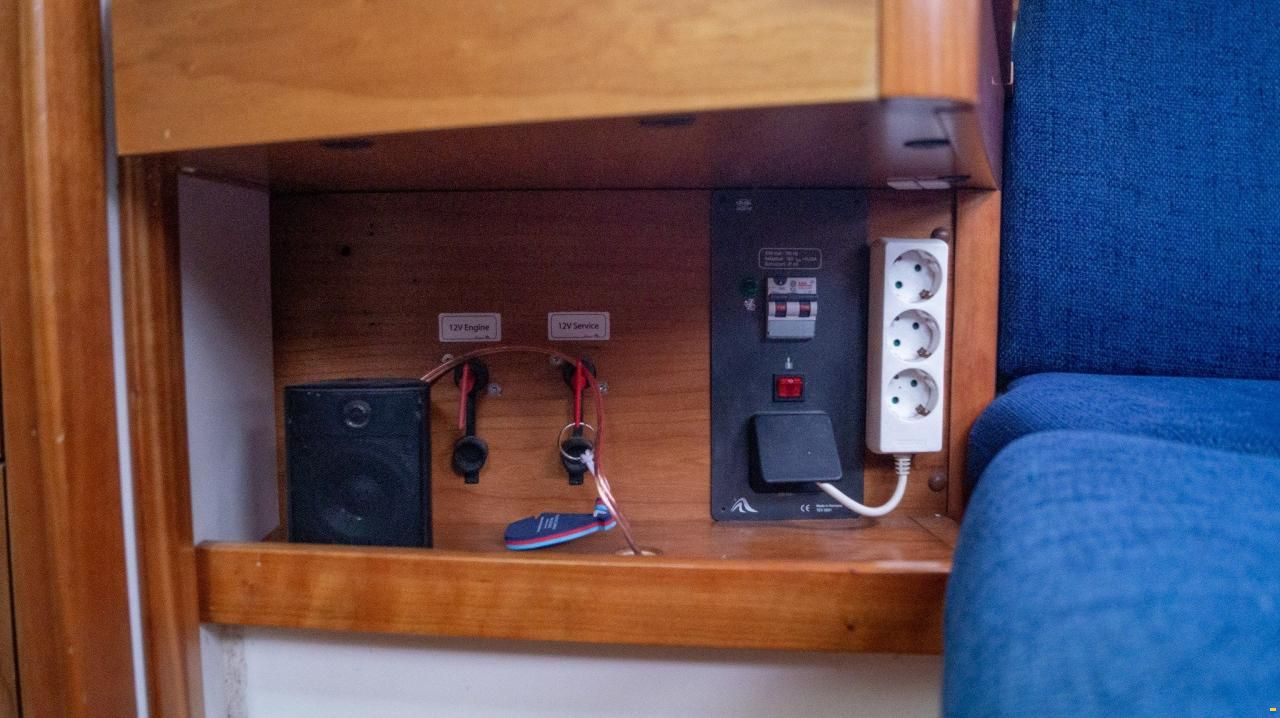 Hanse 320