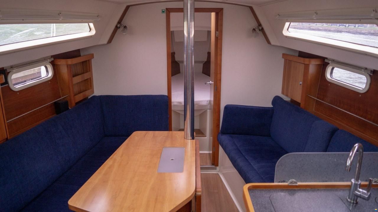 Hanse 320