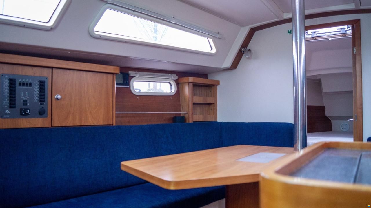 Hanse 320