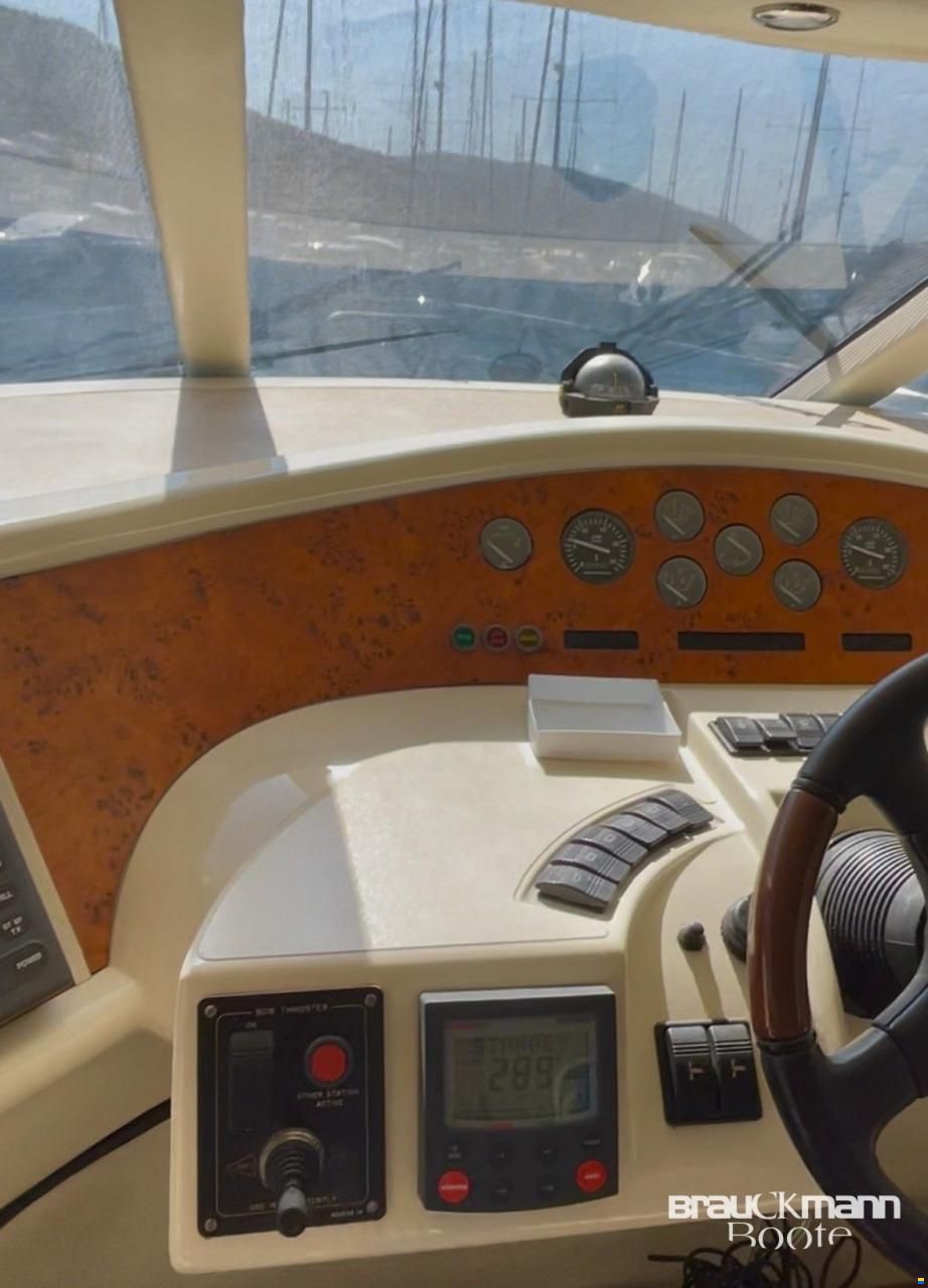 Fairline Squadron 52