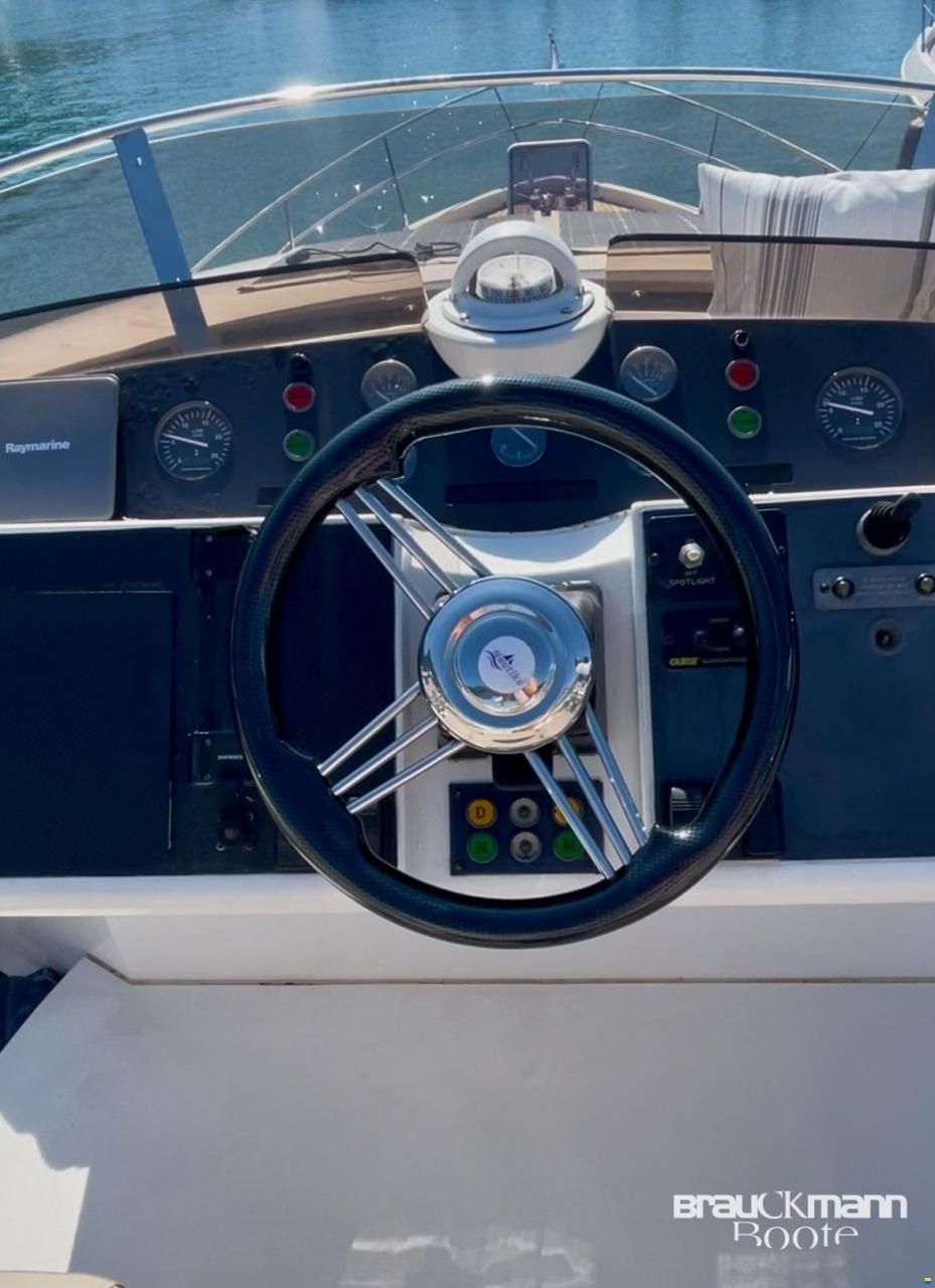 Fairline Squadron 52