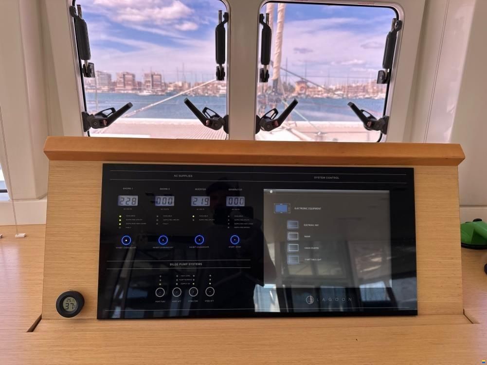 Lagoon 560 S2