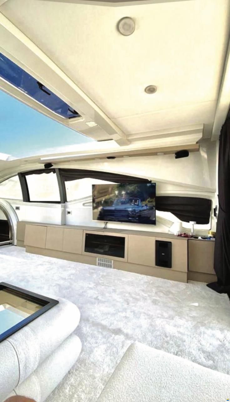 Azimut 68S