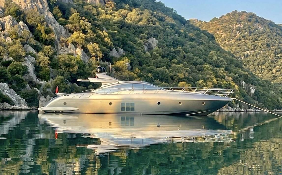 Azimut 68S