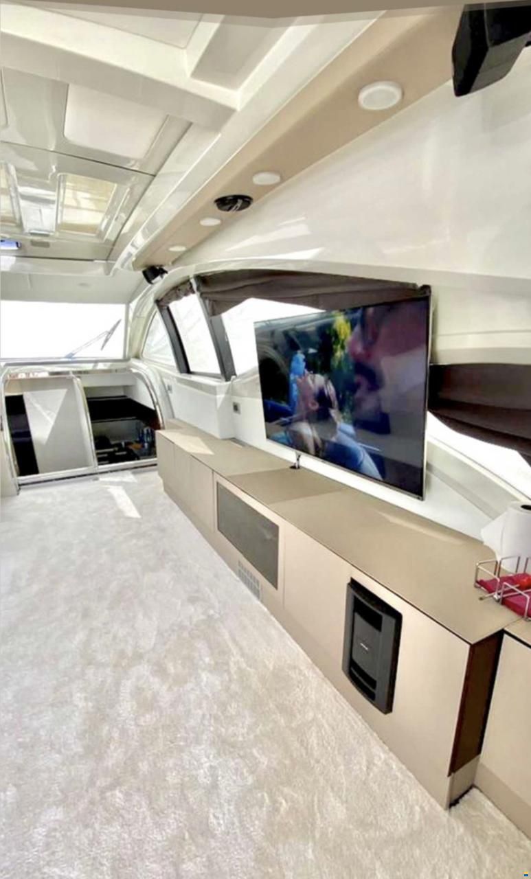 Azimut 68S