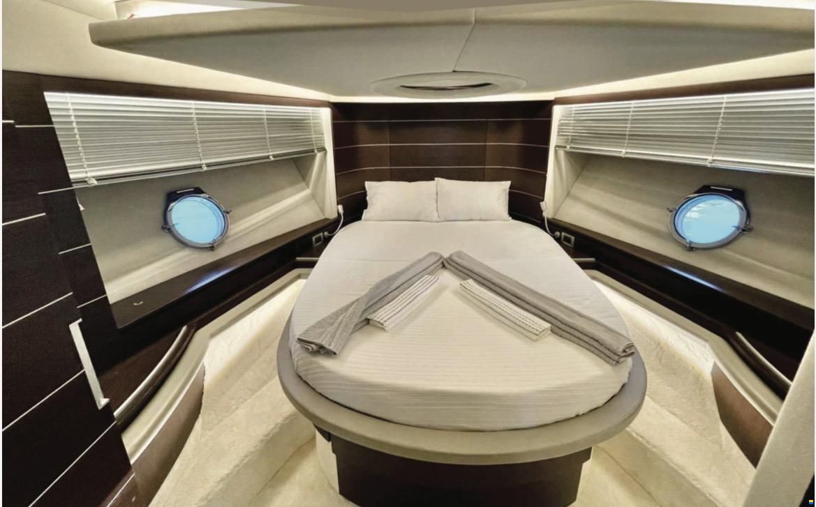 Azimut 68S