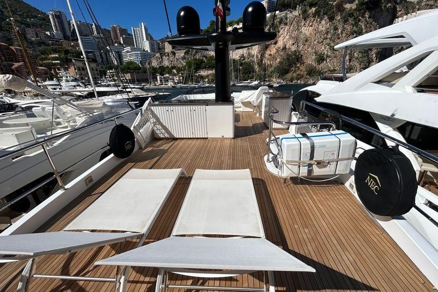 Azimut Magellano 66