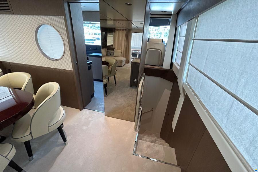 Azimut Magellano 66