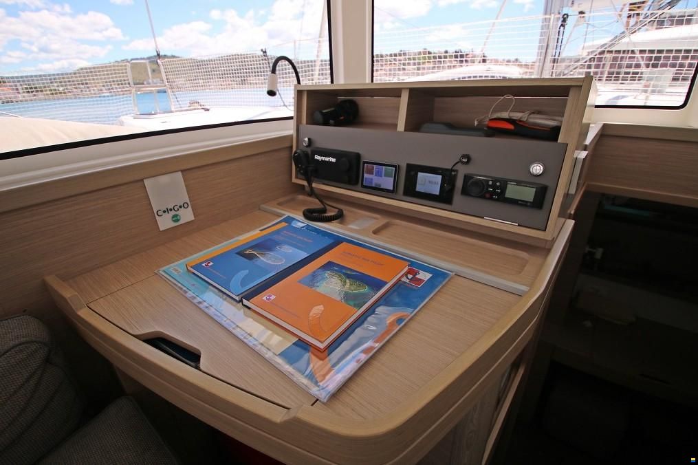 Lagoon 42