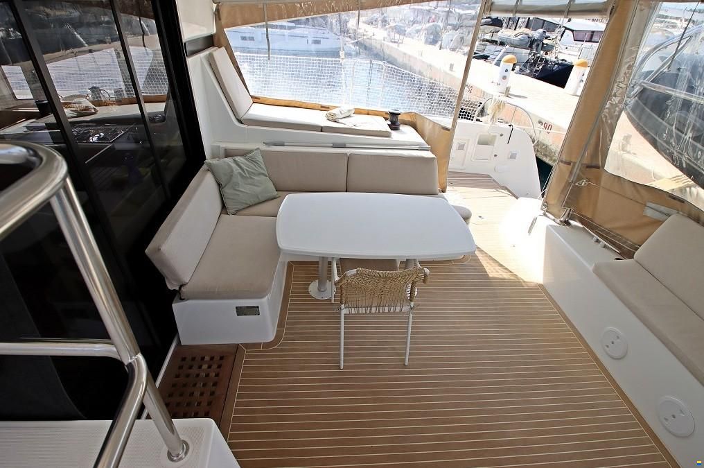 Lagoon 42