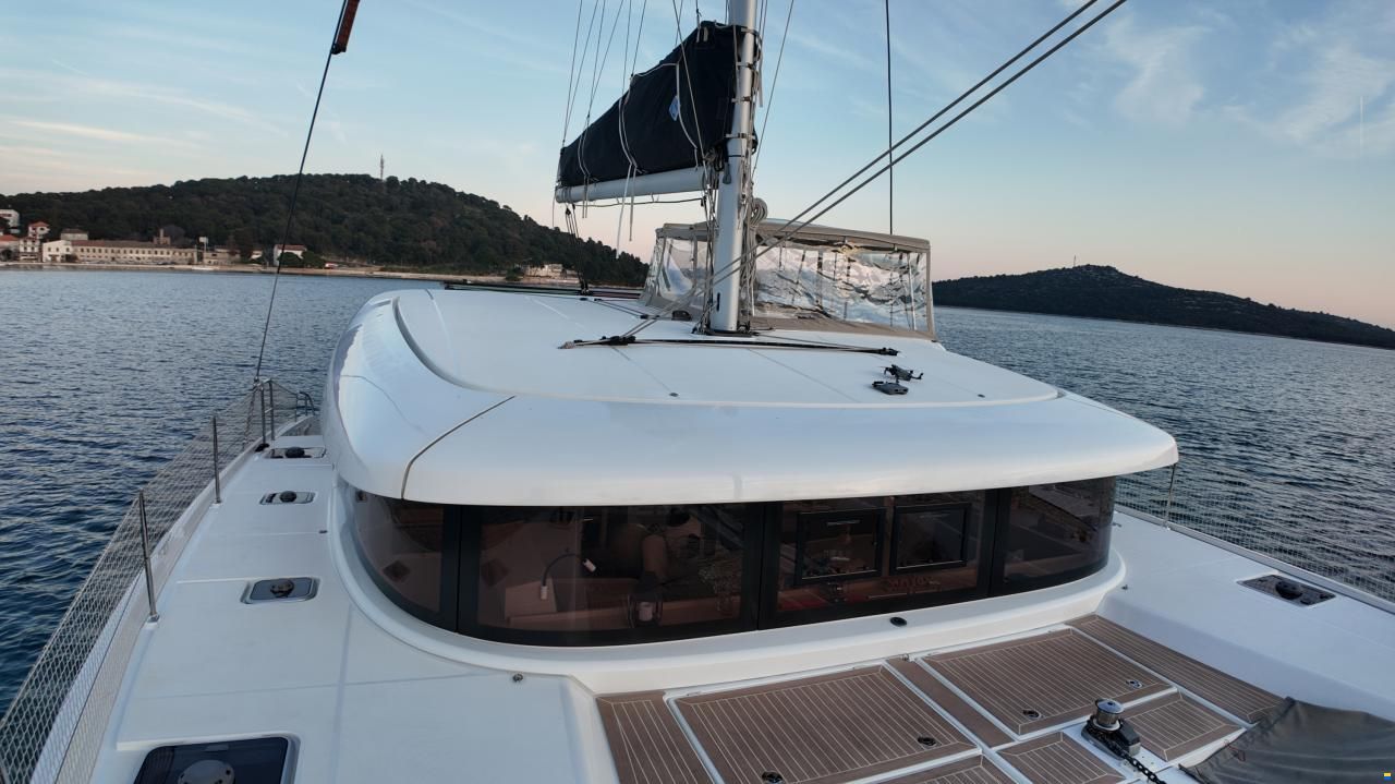 Lagoon 42