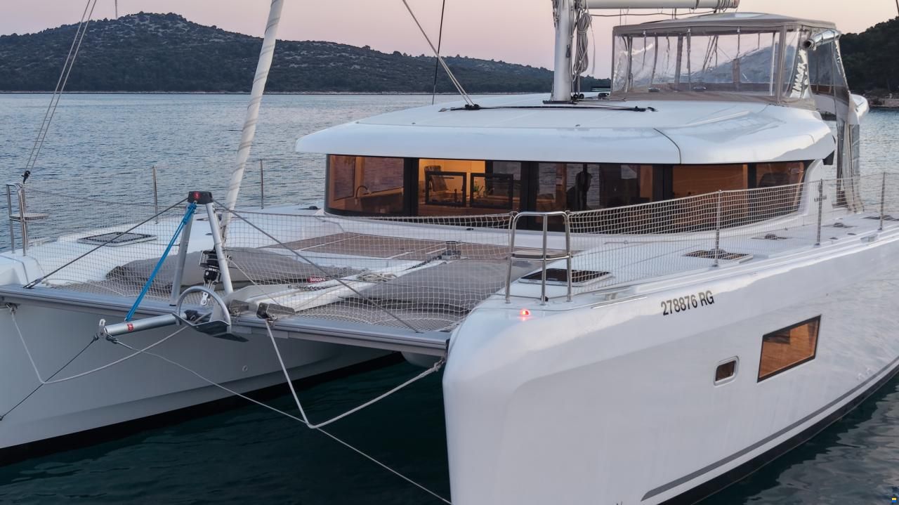 Lagoon 42