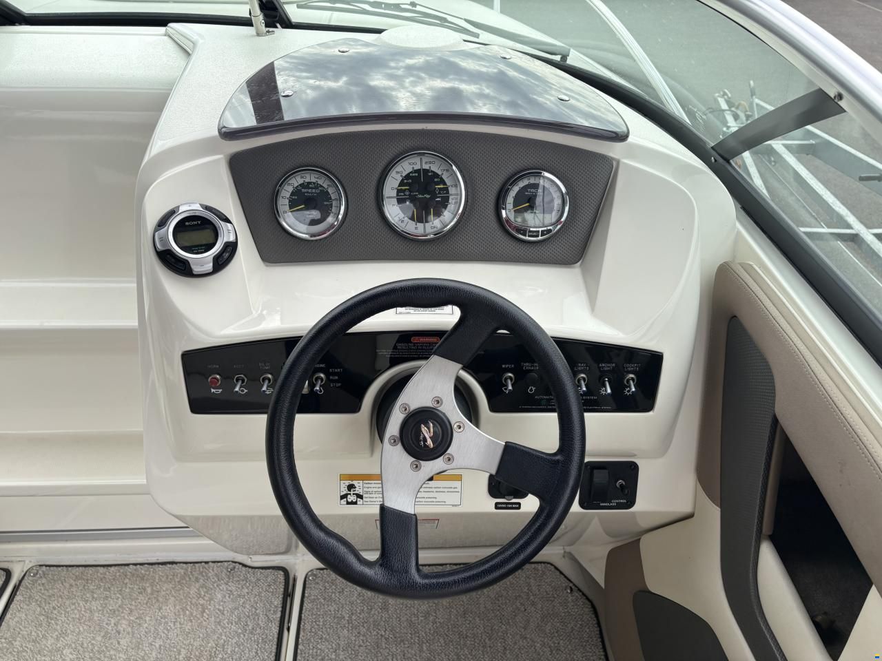 Sea Ray 210 OVE