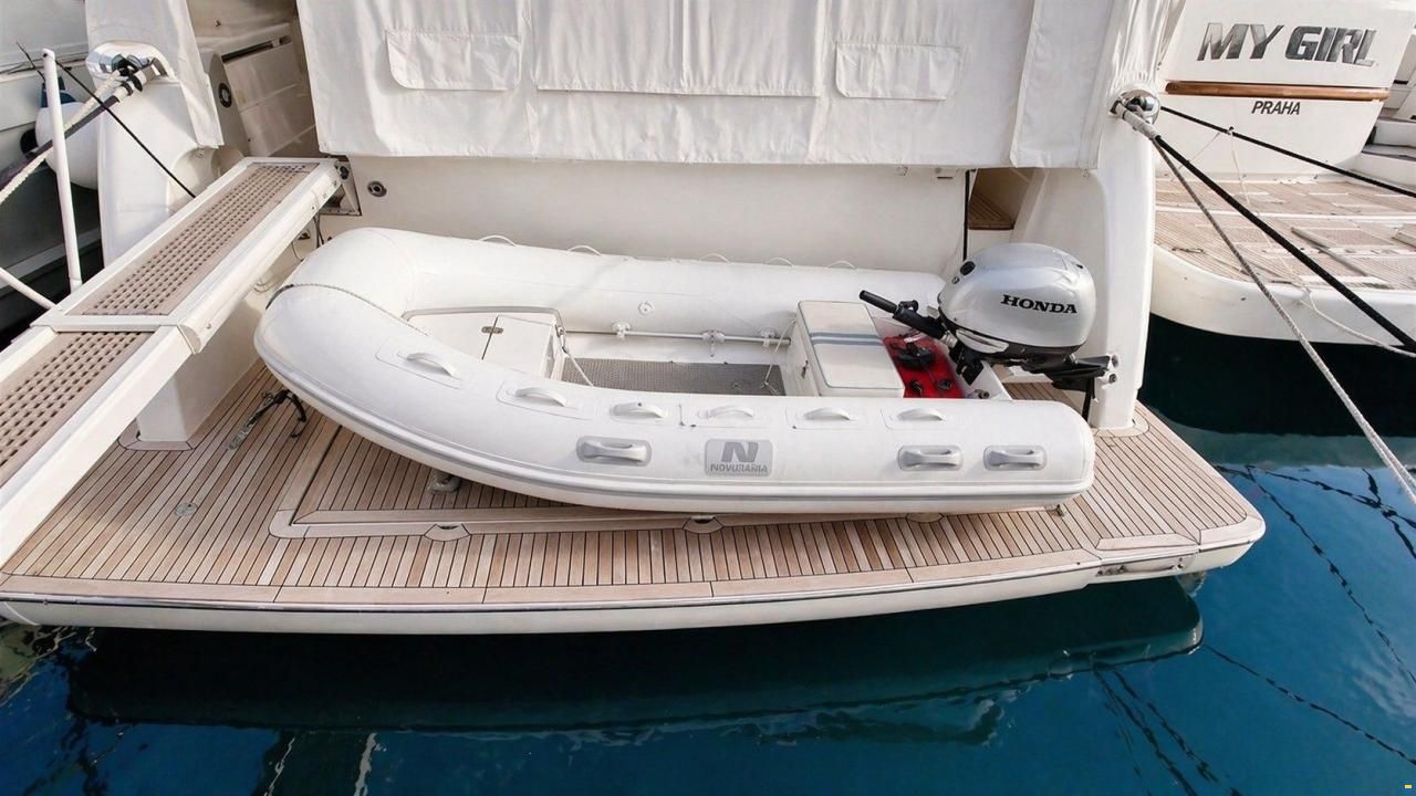 Ferretti 68