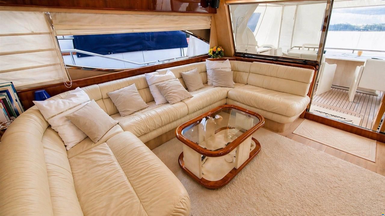 Ferretti 68