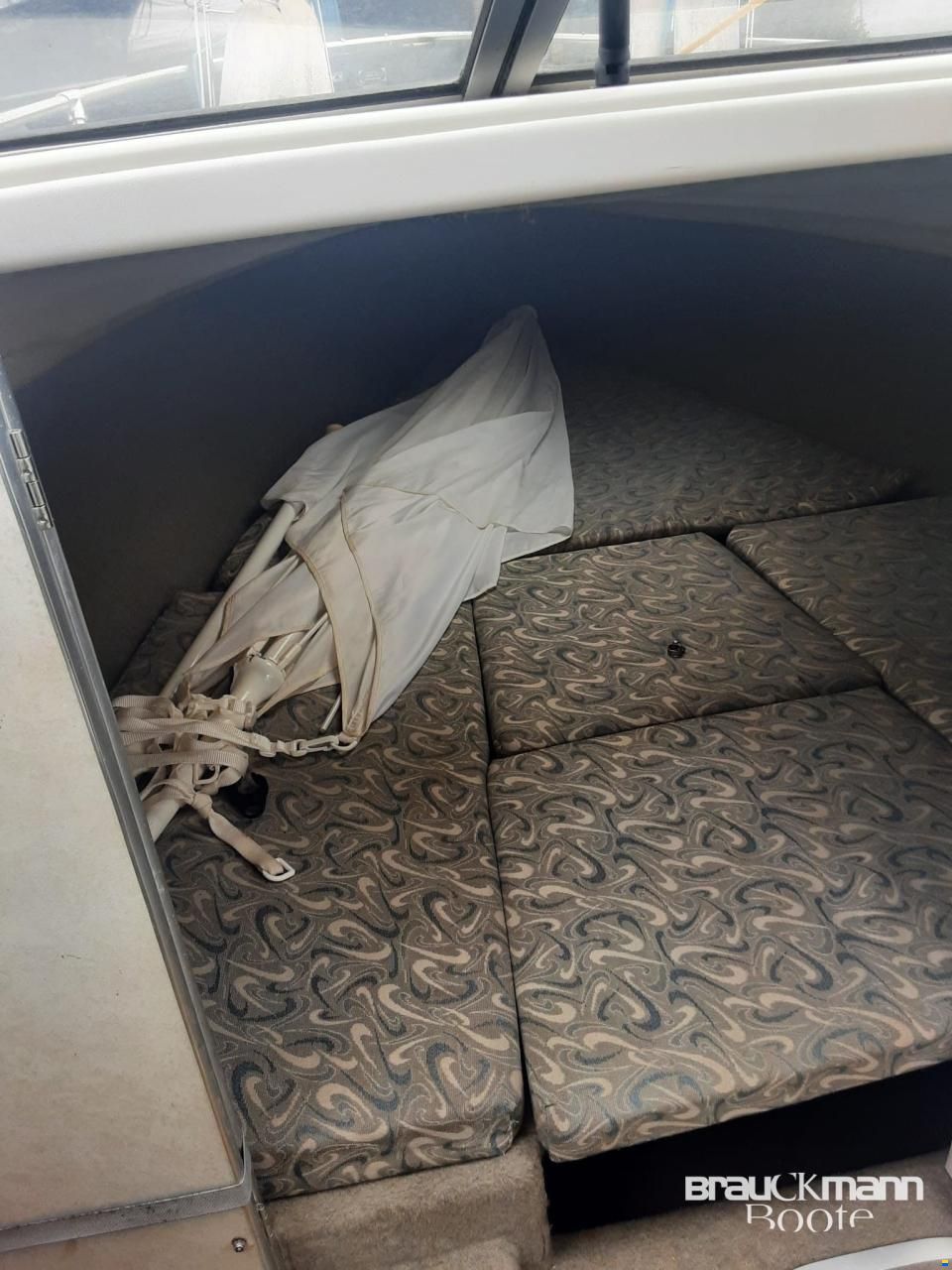 Bayliner 2052