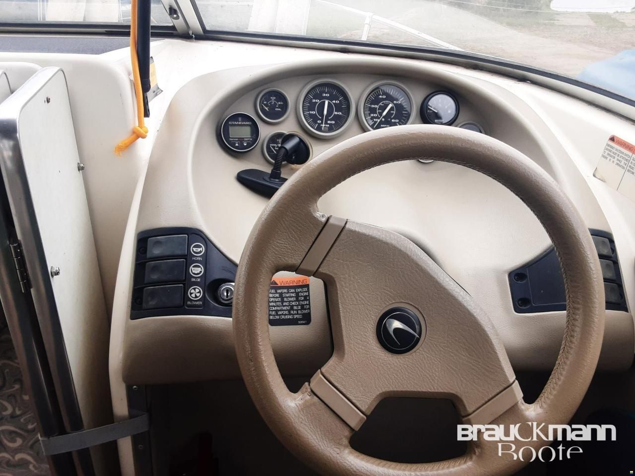 Bayliner 2052