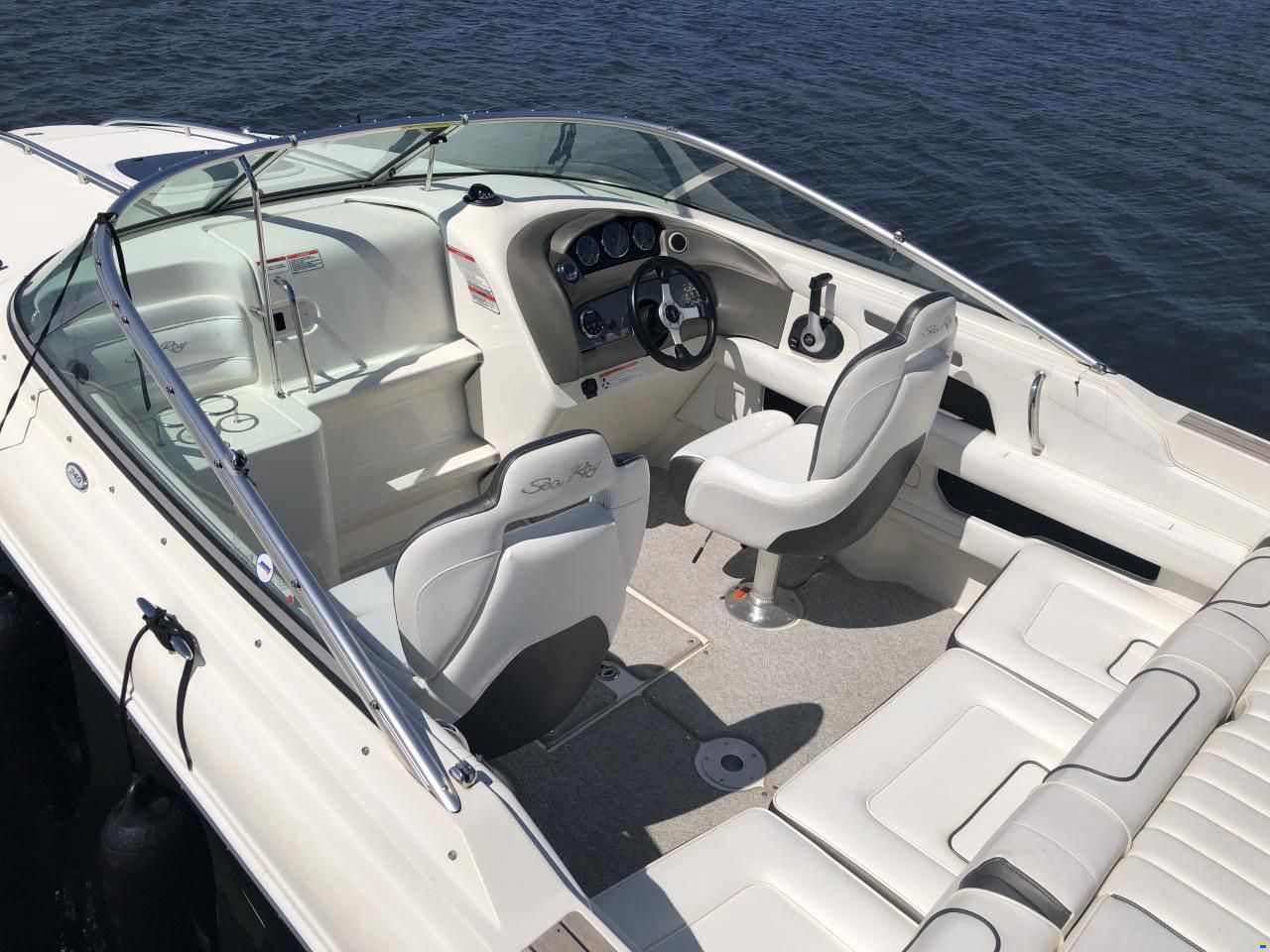 Sea Ray 240 Sun Sport